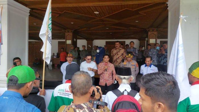 Tuntutan masyarakat terhadap penyegaran birokrasi di aceh