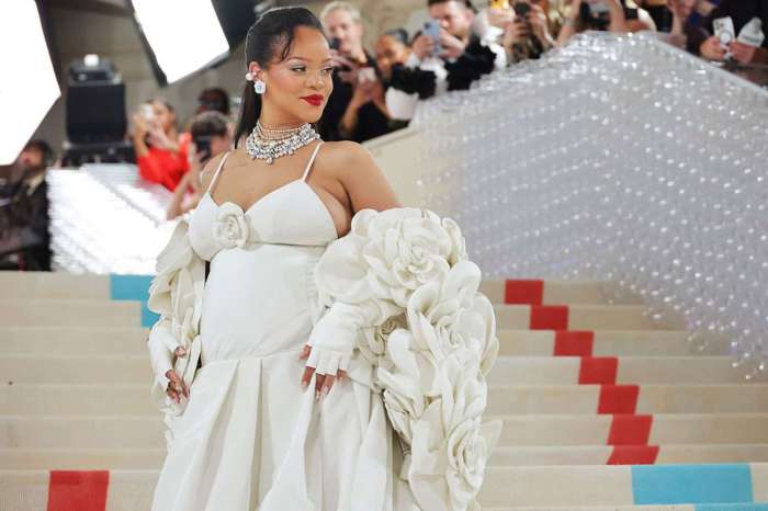 Penampilan Rihanna di Met Gala 2025 dan isu kehamilannya