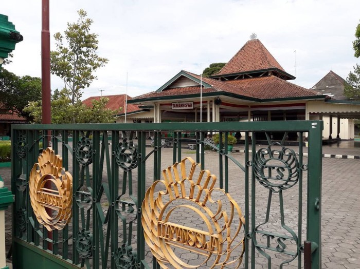 Dewantara ki tamansiswa okezone hadjar wisata griya yogyakarta kirti prabowo