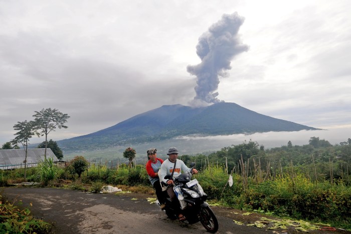 Kondisi jalan dan akses menuju lokasi terdampak erupsi gunung marapi