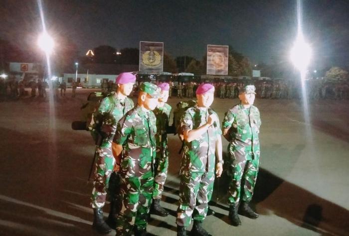 Foto Helikopter Militer Jatuh, Marinir TNI Dikirim ke Pulau Kosong