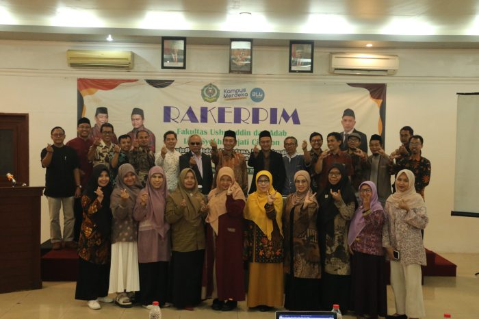 Pengajian akbar bupati cirebon ustadzah dr aisah dahlan materi kajian