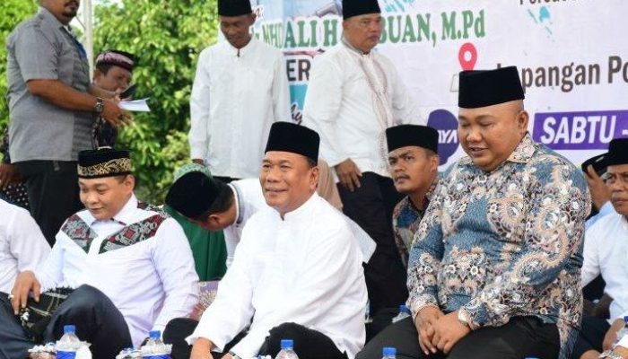Pengajian Akbar Bupati Cirebon Materi Kajian Ustadzah Dr. Aisah Dahlan