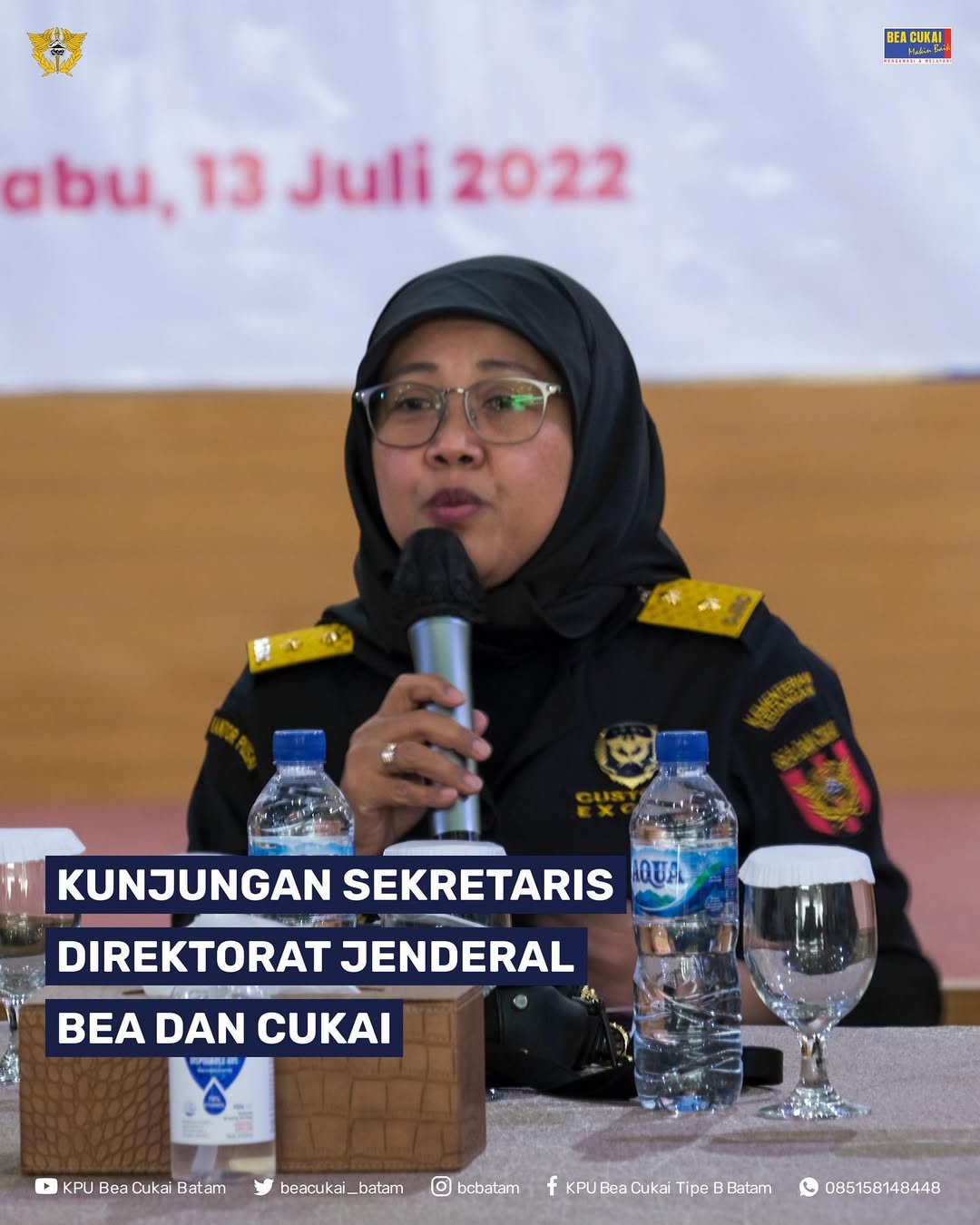 Potret Ayu Sukorini, Sekretaris Dirjen Bea Cukai, dengan latar belakang gedung Kementerian Keuangan, simbol kekayaan dan dokumen LHKPN