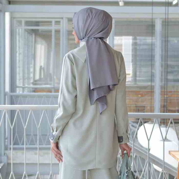 Makin religius dengan hijab panjang, intip 11 transformasi Natasha ... Review dan rekomendasi model hijab khansa mariska yang terbaik