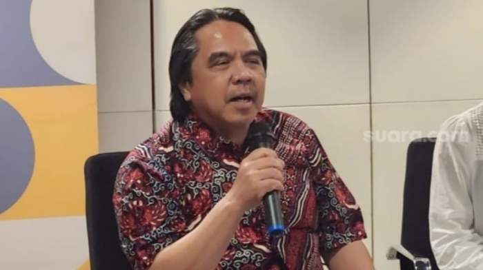 Kritikan terhadap Ade Armando sebagai komisaris PLN