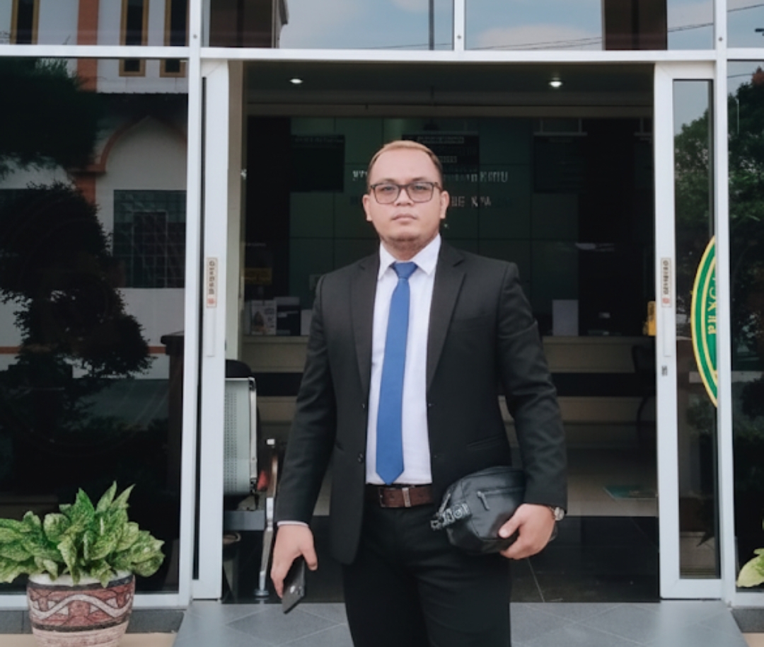 Sidang gugatan Yayasan Kajian Advokasi dan Tata Regulasi terhadap Presiden RI dan Menteri Perhubungan di PN Kuala Simpang ditunda karena pihak Kemenhub tidak hadir, hanya perwakilan Sekretariat Negara yang datang.