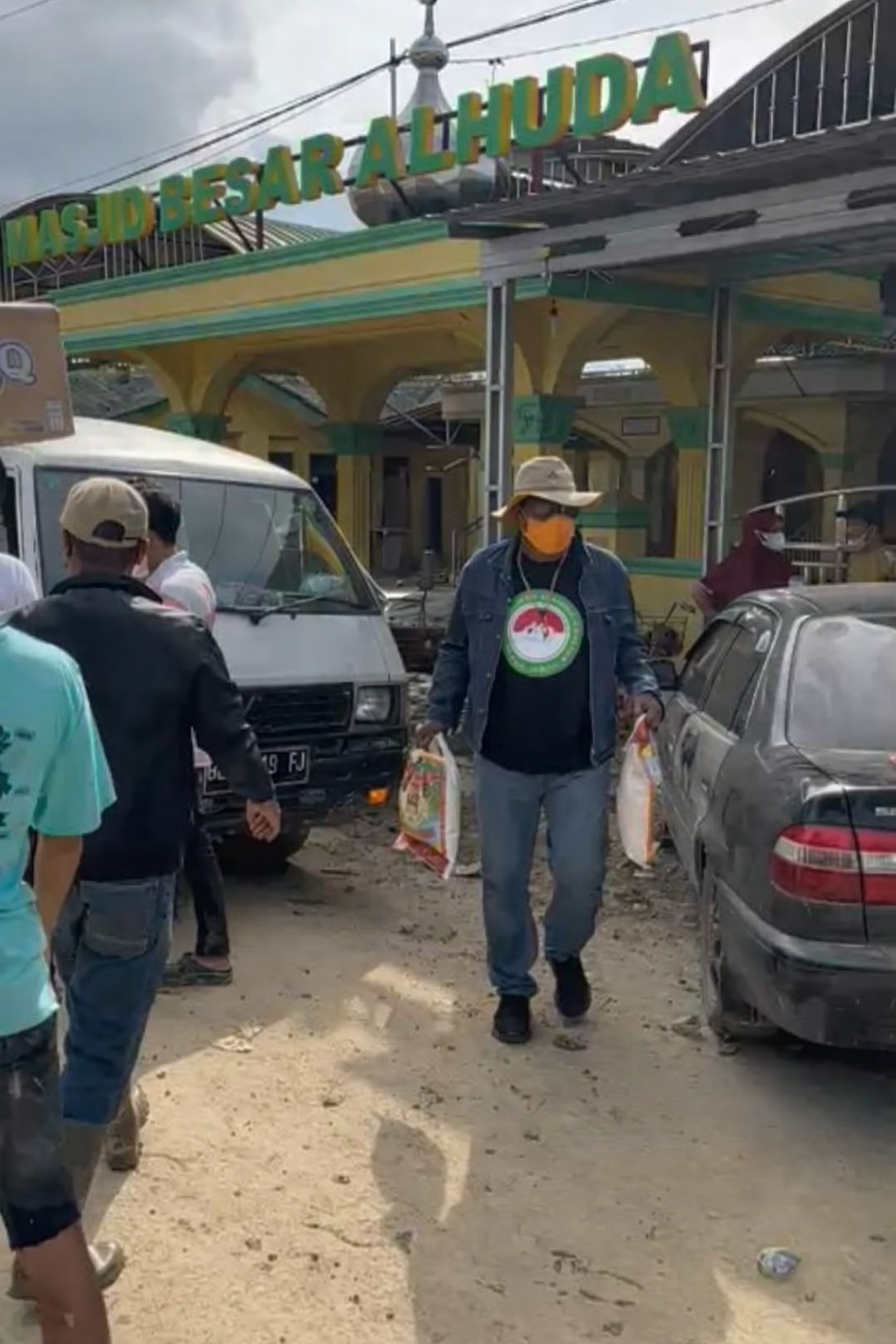 Direktur Eksekutif LSM Gadjah Puteh Sayed Zahirsyah memberikan pernyataan tegas terkait keterlambatan pencairan dana bantuan rumah rusak korban banjir bandang di Aceh Tamiang.