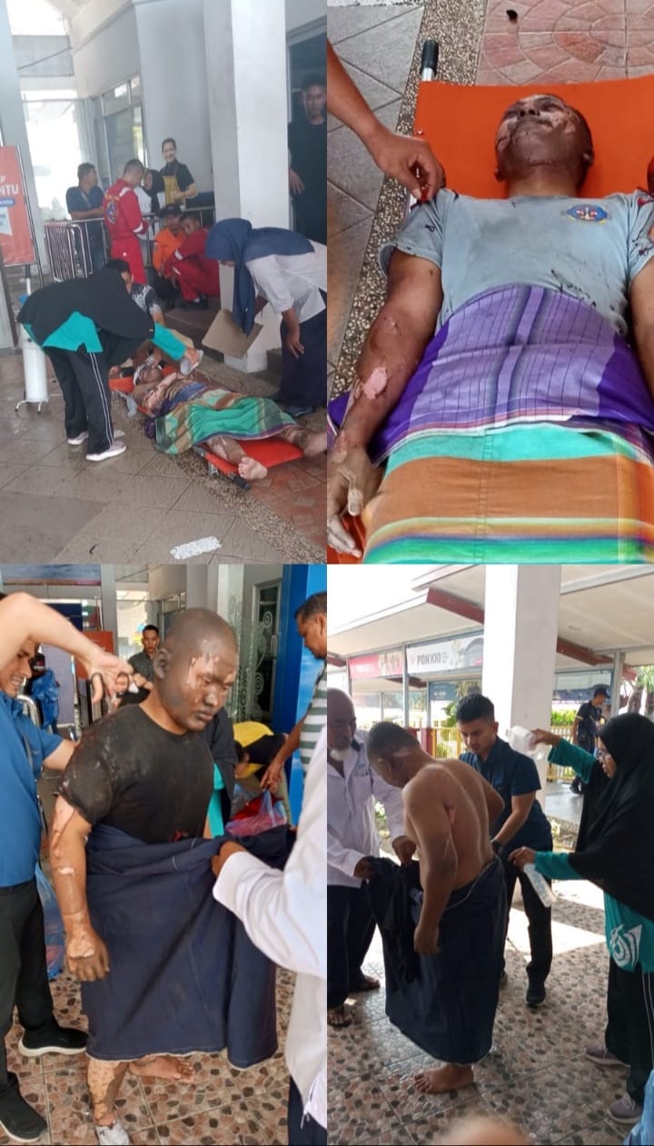 Petugas medis dan tim evakuasi mengevakuasi korban luka bakar akibat ledakan di ruang mesin KMP Aceh Hebat 2 setelah kapal sandar di Pelabuhan Ulee Lheue, Banda Aceh. Korban terdiri dari ABK dan mahasiswa Politeknik Pelayaran Malahayati yang kemudian dirujuk ke RSUD dr. Zainoel Abidin untuk mendapatkan perawatan intensif.