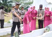 Jelang Hari Bhayangkara ke-80, Polres Aceh Singkil Gelar Ziarah dan Tabur Bunga di TMP