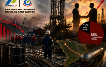 Ilustrasi investigatif pengelolaan sumur tua migas Aceh Tamiang yang menampilkan rig pengeboran, pekerja lapangan, grafik penurunan kinerja, utang crude oil PT Kwala Simpang Petroleum kepada Pertamina EP, serta dugaan perubahan komposisi kepemilikan PT Tamiang Raya Energi dari mayoritas BUMD menjadi dominasi pihak swasta.