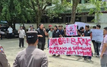 GEUBRAK mendesak Kejati Aceh dan Kejari Langsa mengusut tuntas dugaan pelanggaran proyek pengadaan seragam sekolah gratis dan tas sekolah di Kota Langsa yang telah dilaporkan oleh LSM Gadjah Puteh.