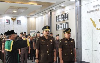 Pelantikan dan serah terima jabatan pejabat struktural Kejaksaan Negeri Langsa, Senin 13 Juli 2026. Fadli Setiawan resmi dilantik sebagai Kasi Pidsus Kejari Langsa, sementara Hendra Damanik menjabat sebagai Kasi Intel.