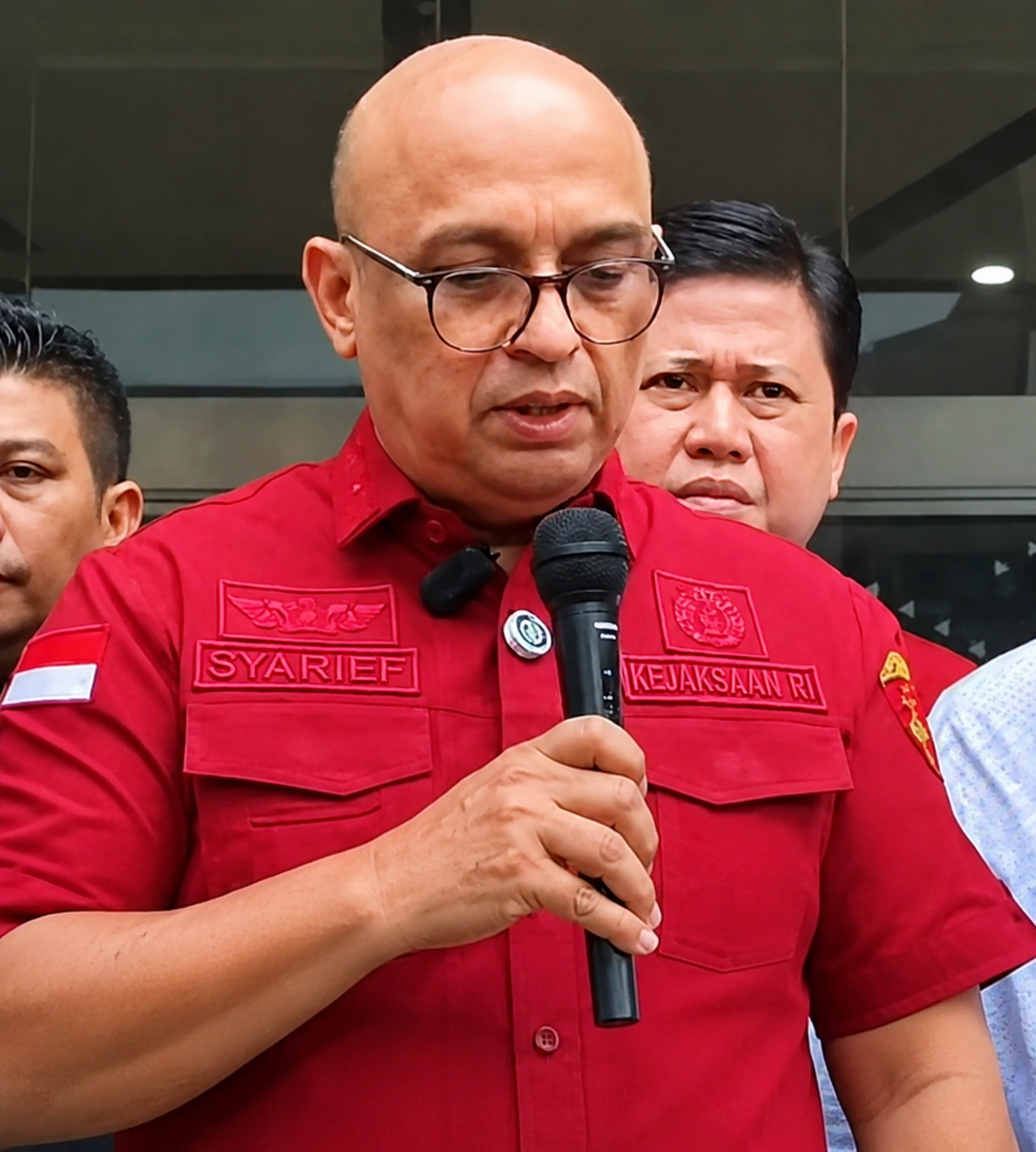 Direktur Penyidikan Jampidsus Kejaksaan Agung menyampaikan penetapan tiga tersangka dalam perkara dugaan korupsi ekspor tanah jarang PT Putraprima Mineral Mandiri (PMM), termasuk Kepala Bea Cukai Pangkalpinang.