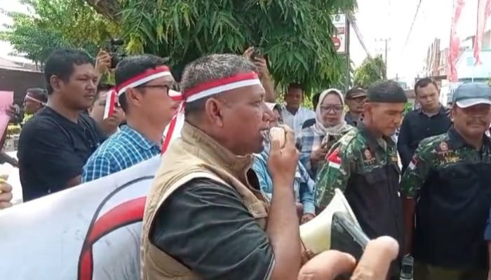 Kantor Imigrasi Langsa Didemo