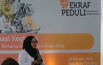 Evaluasi kegiatan melukis bersama anak-anak dalam program Ekraf Peduli Pulih Bersama Bangkit Berdaya di Kabupaten Aceh Tamiang, 19 Oktober 2026.